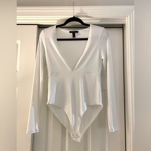 Forever 21 Long Sleeve Ribbed Deep V-Neck Bodysuit, White, Size M, EUD